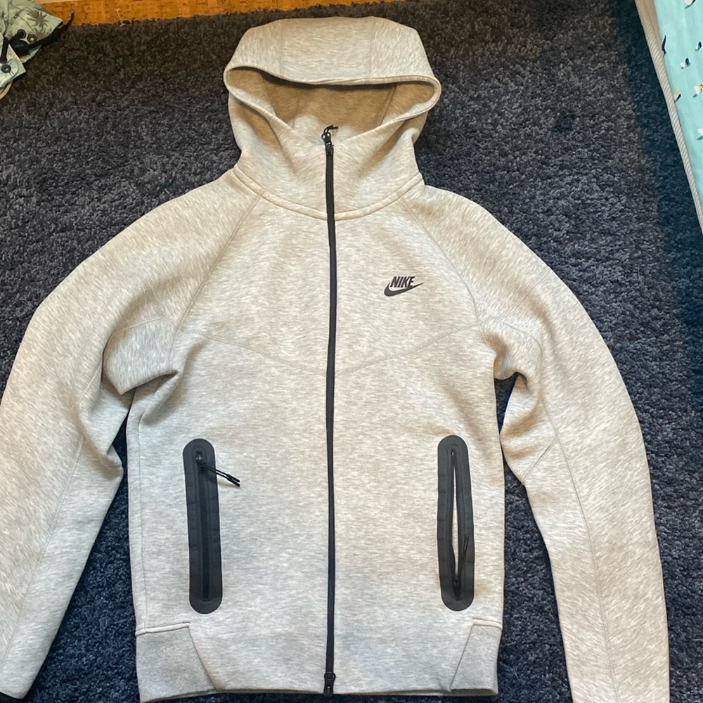 Nike tech fleece